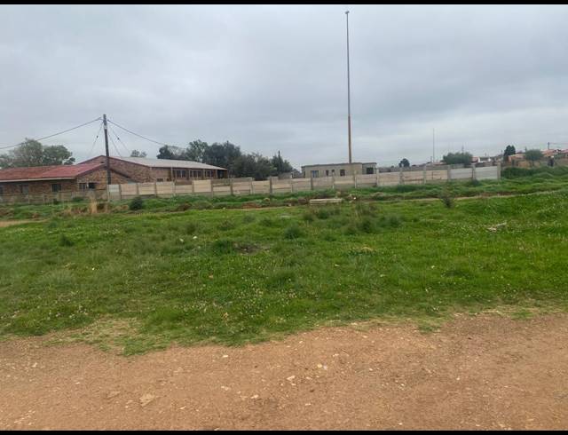 270M² VACANT LAND FOR SALE IN STRETFORD